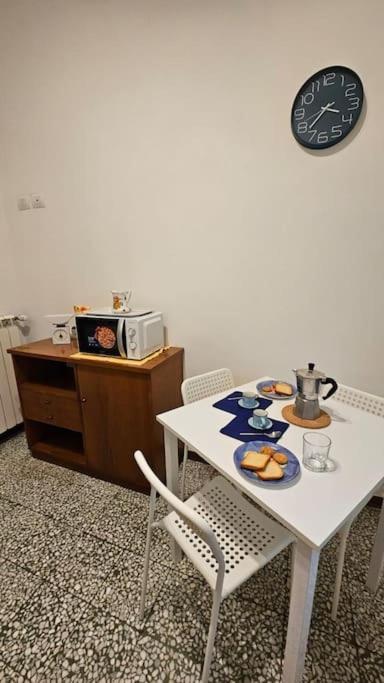 Monticelli Apt - 6 Posti Letto Флоренция Экстерьер фото